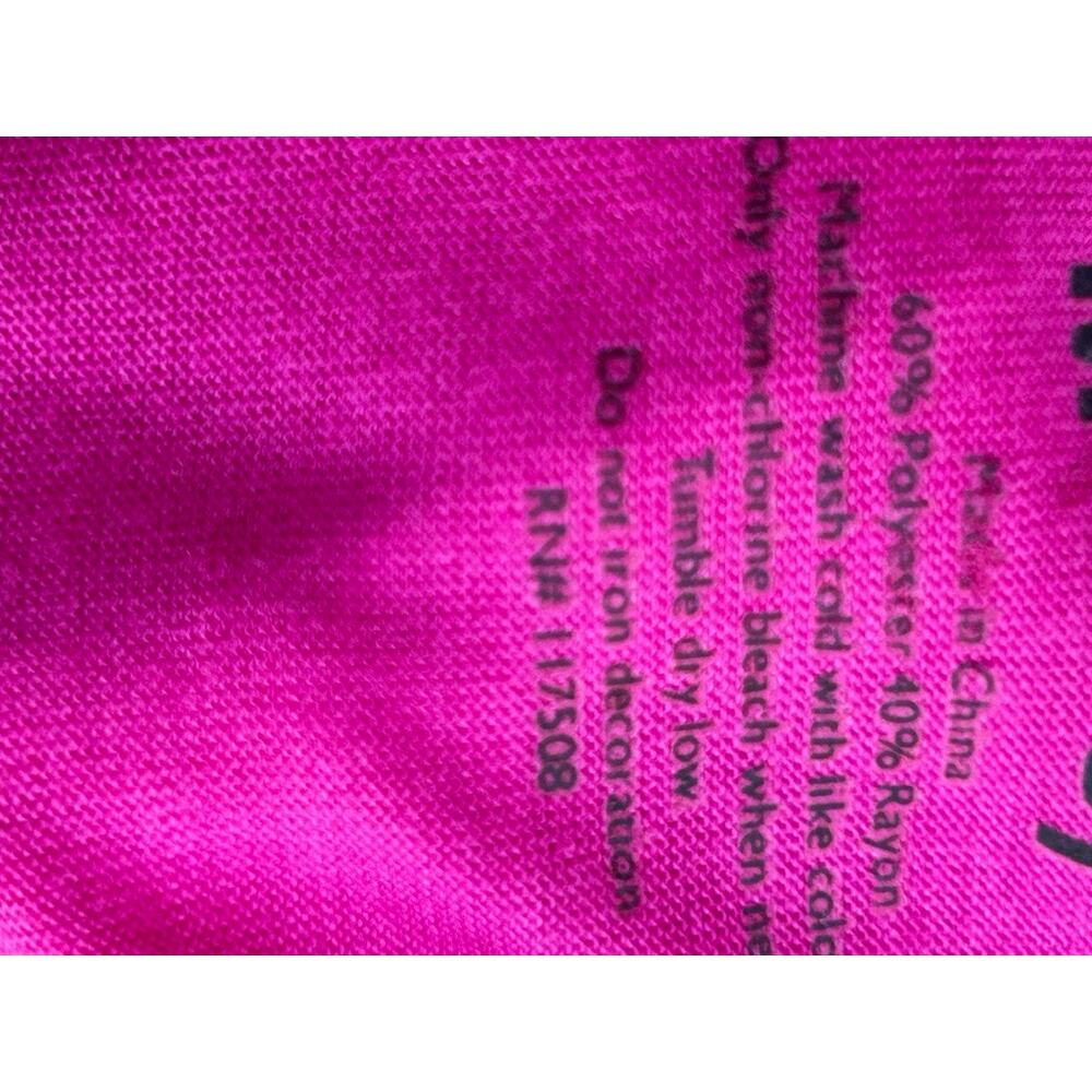 Bright Pink Elephant Graphic T Shirt Womens Size Medium M Short Sleeve EUC - Picture 4 of 10